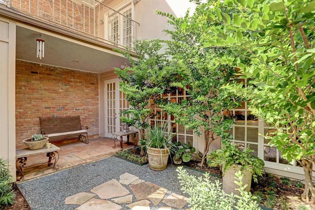 9458 Briar Forest Drive