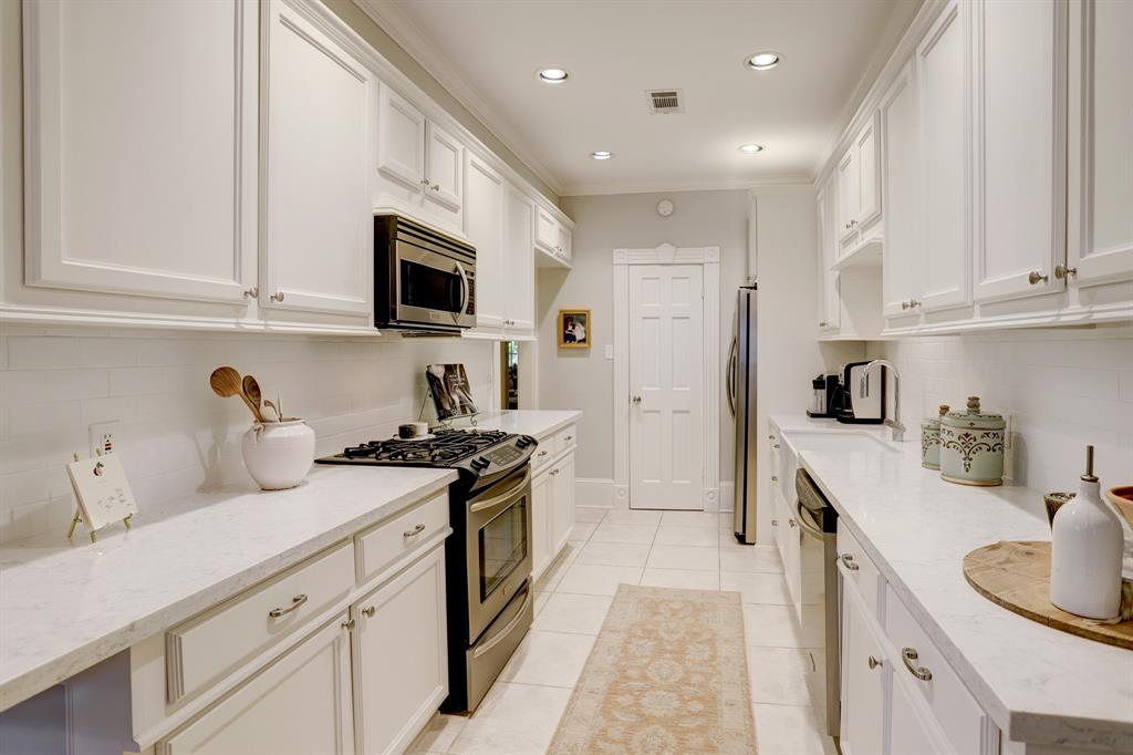 9458 Briar Forest Drive