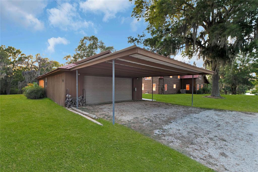 185 Country Lane