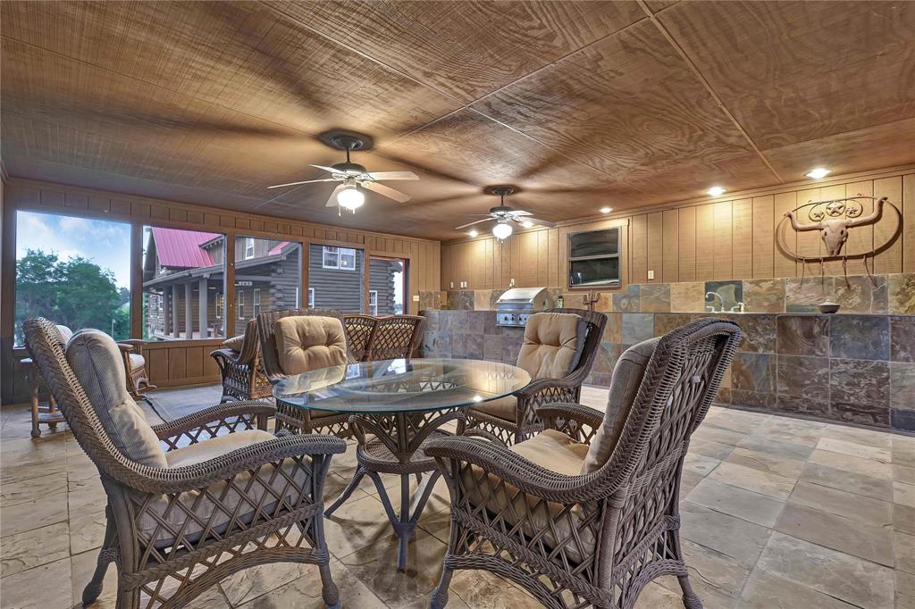 185 Country Lane