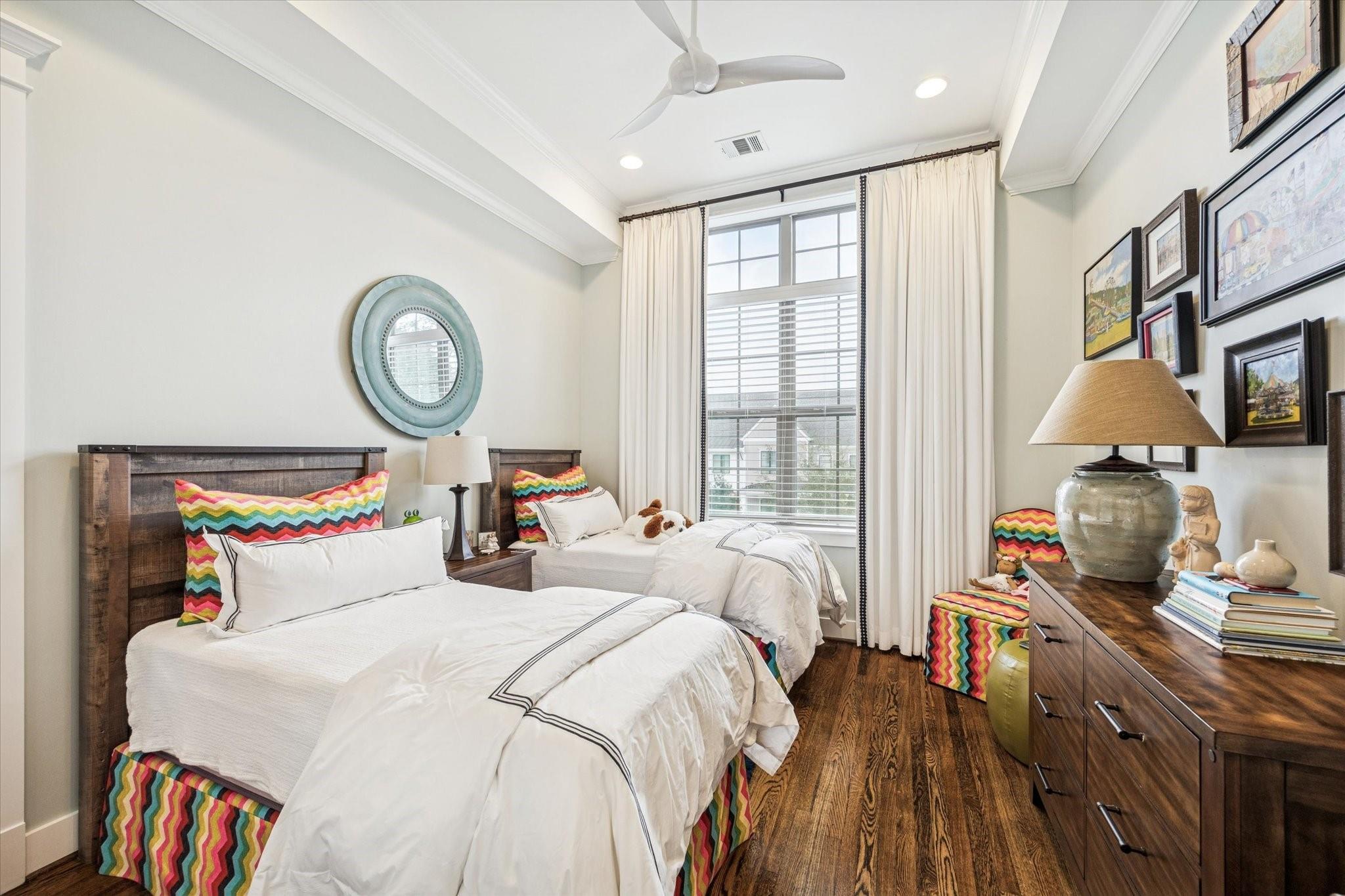 2017 Cortlandt Street