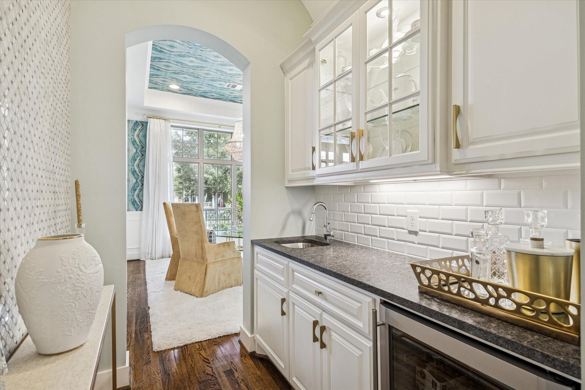 2017 Cortlandt Street