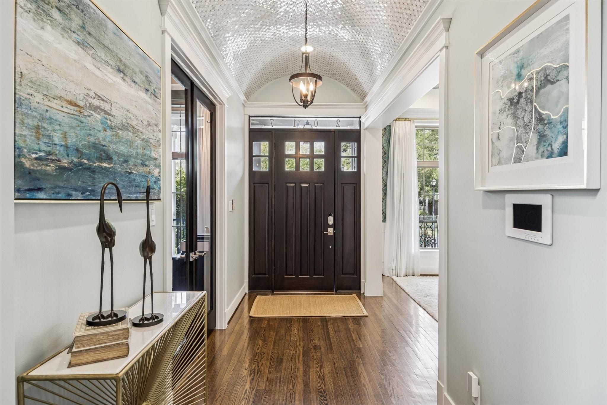 2017 Cortlandt Street