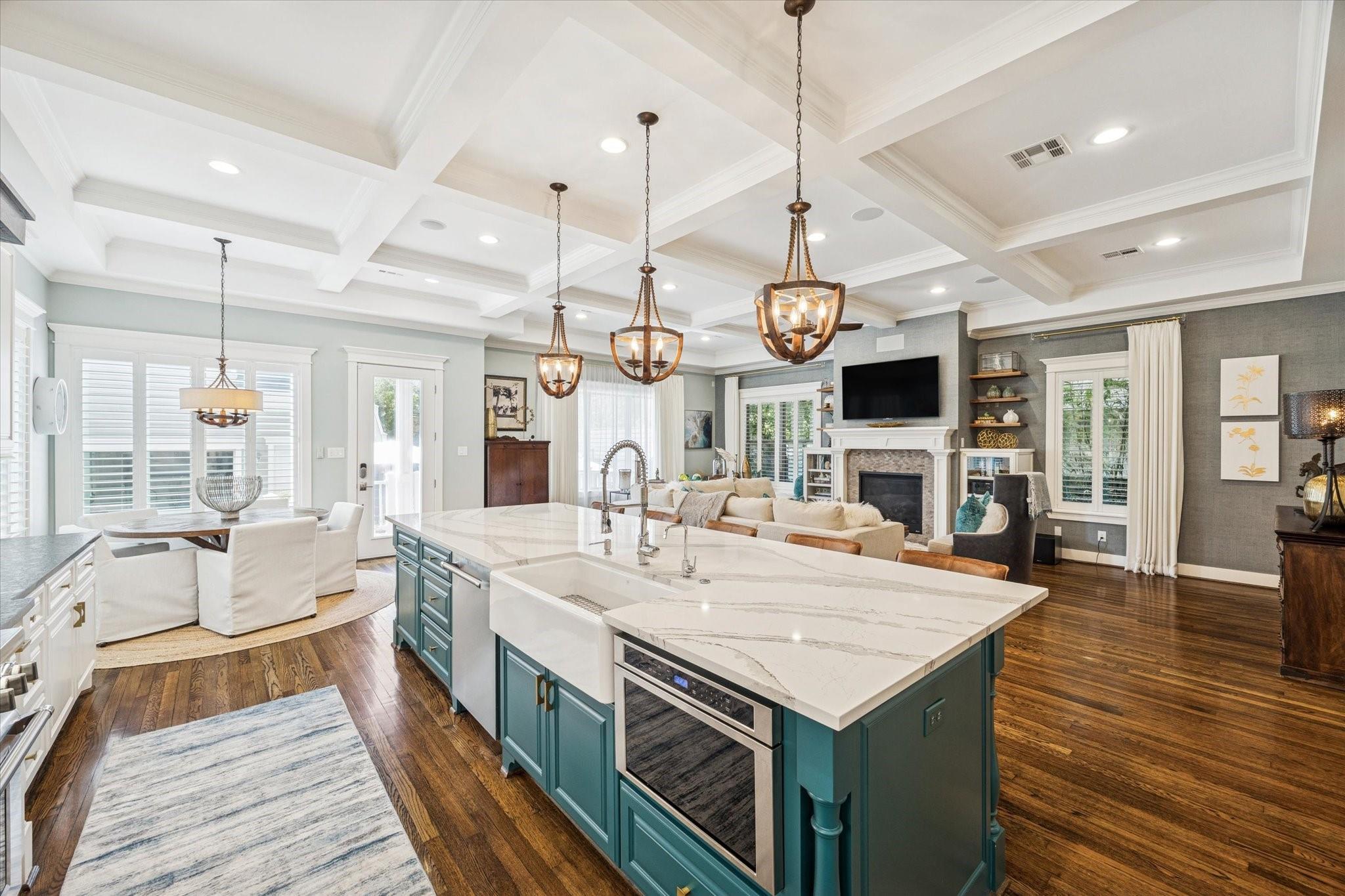 2017 Cortlandt Street