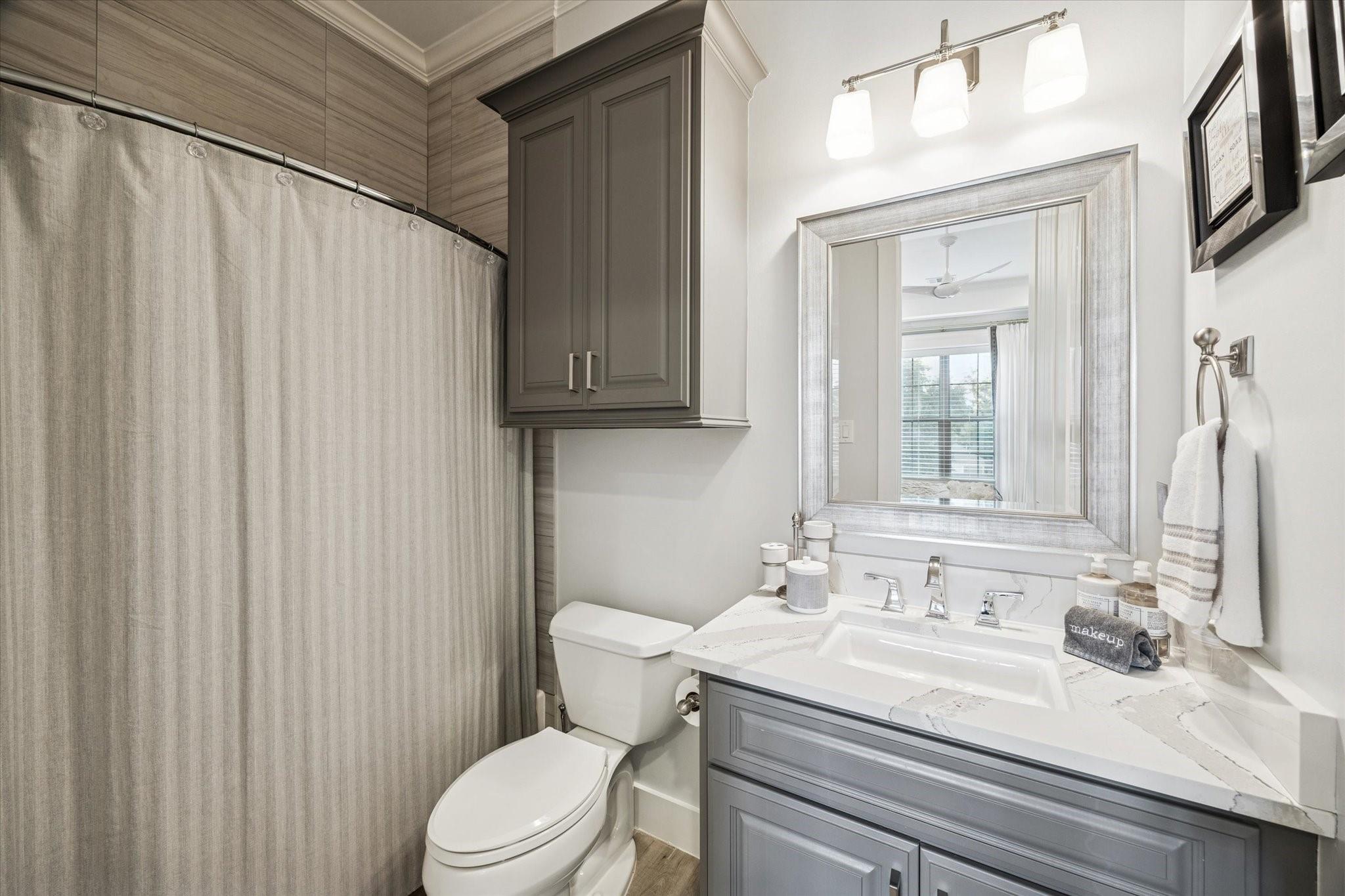 2017 Cortlandt Street