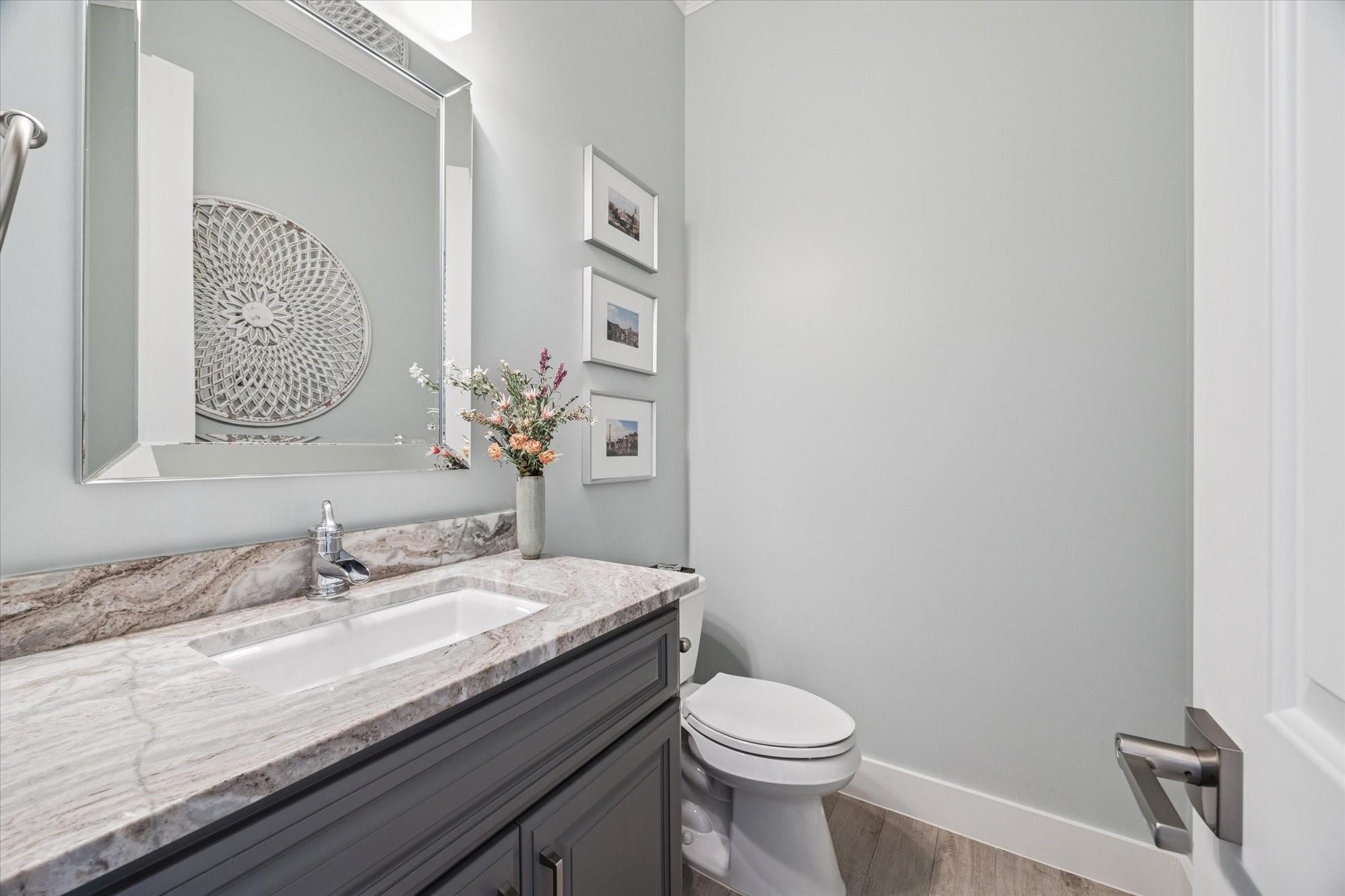 2017 Cortlandt Street