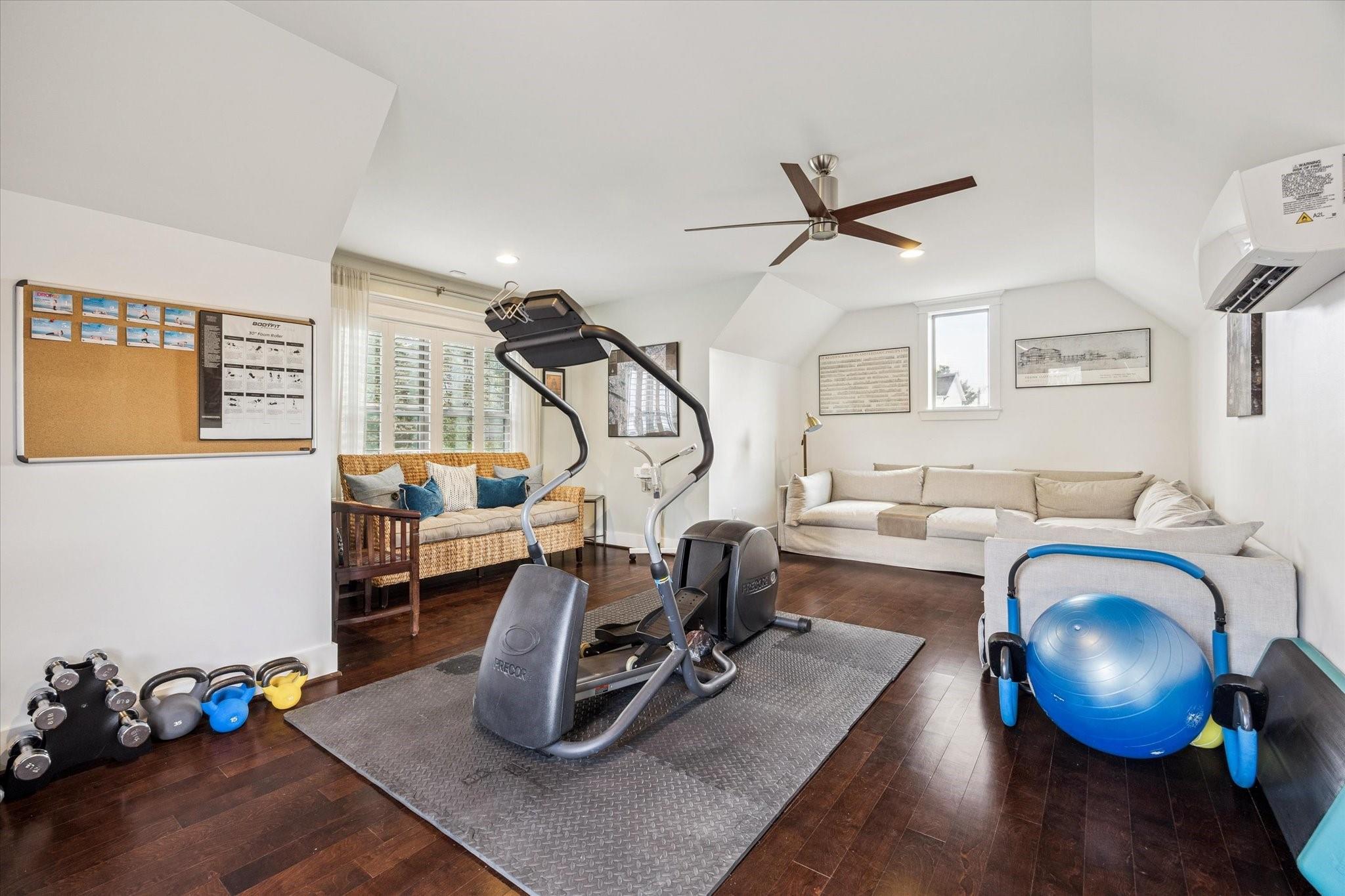 2017 Cortlandt Street