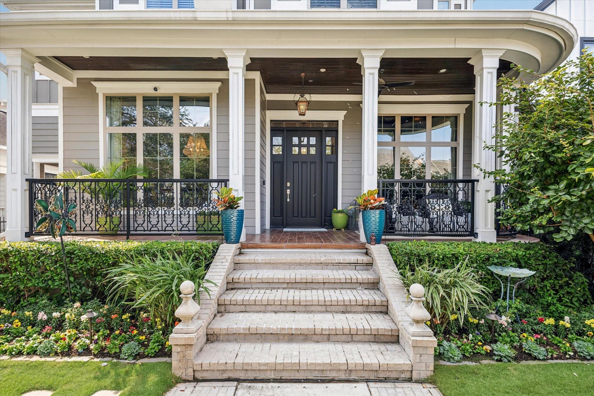 2017 Cortlandt Street