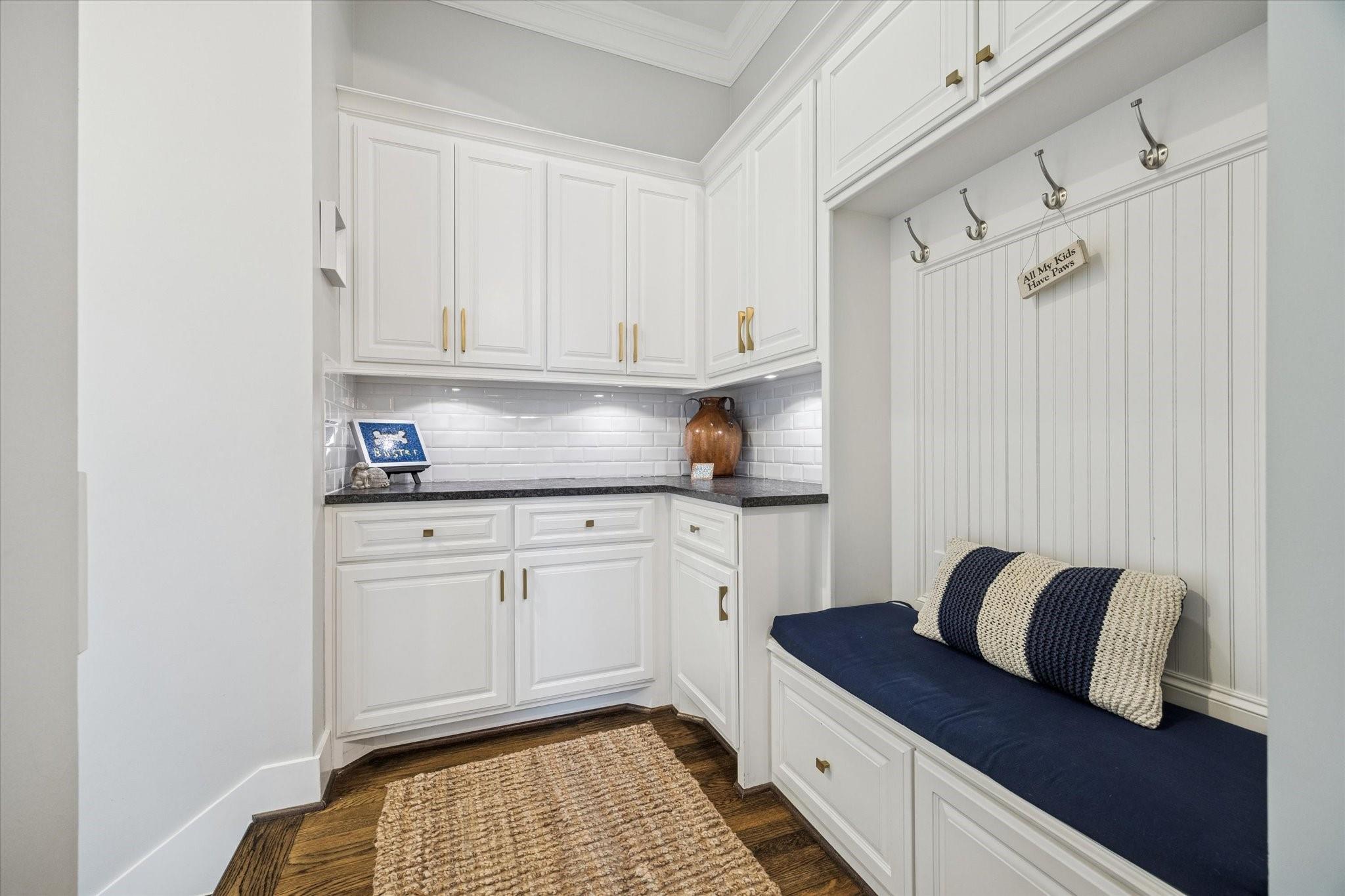 2017 Cortlandt Street