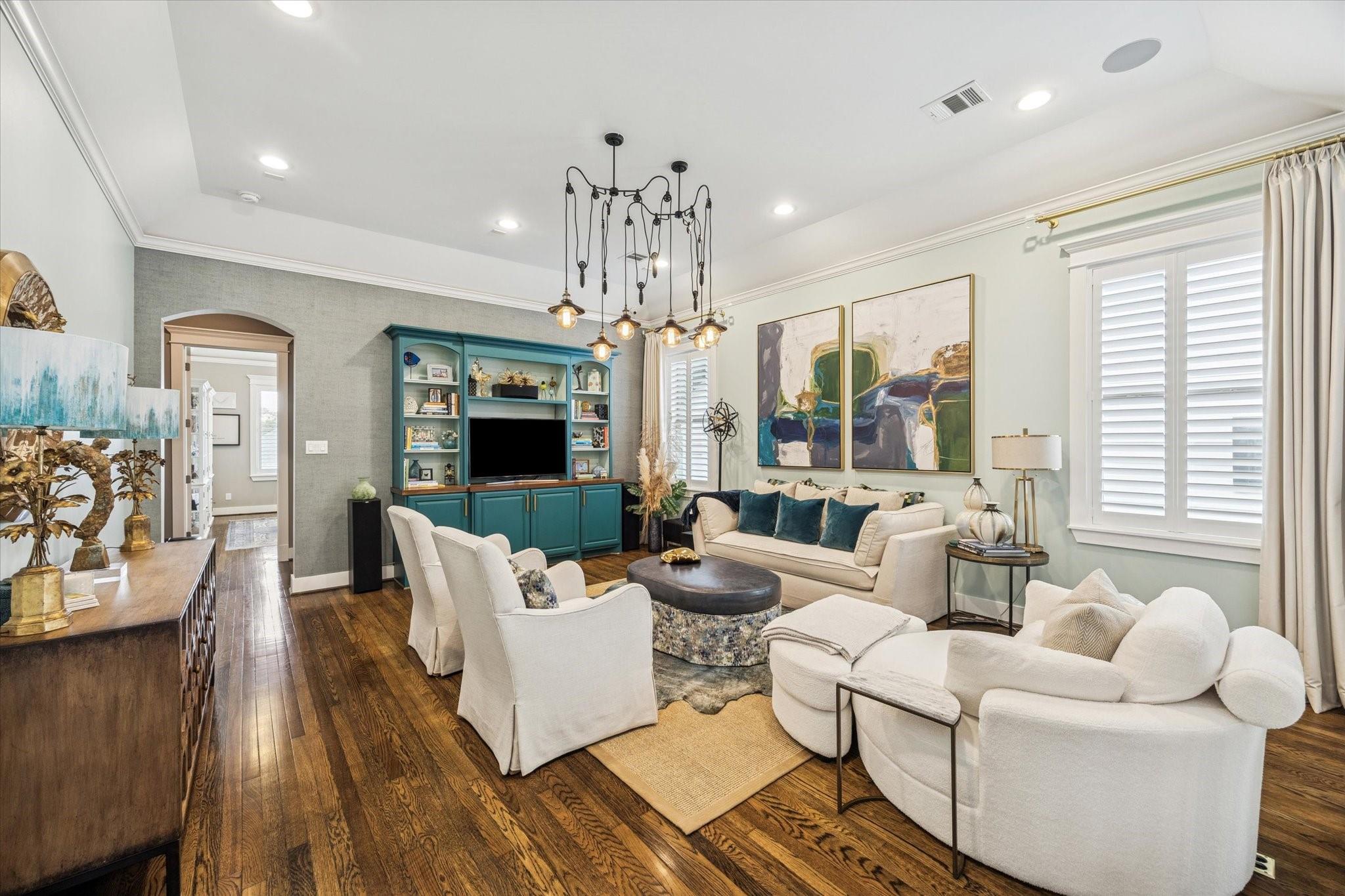 2017 Cortlandt Street