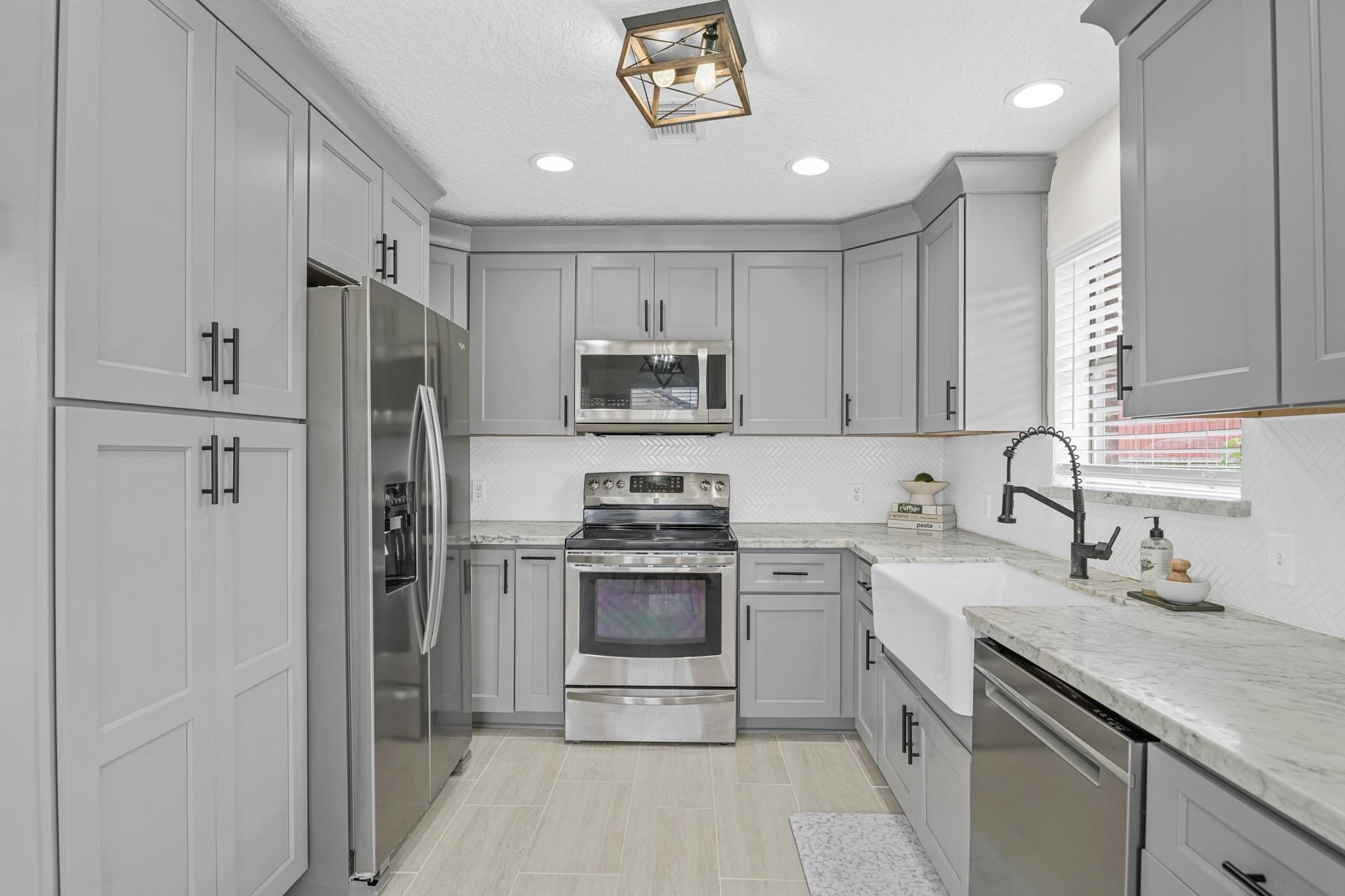 3603 Lone Pine Drive