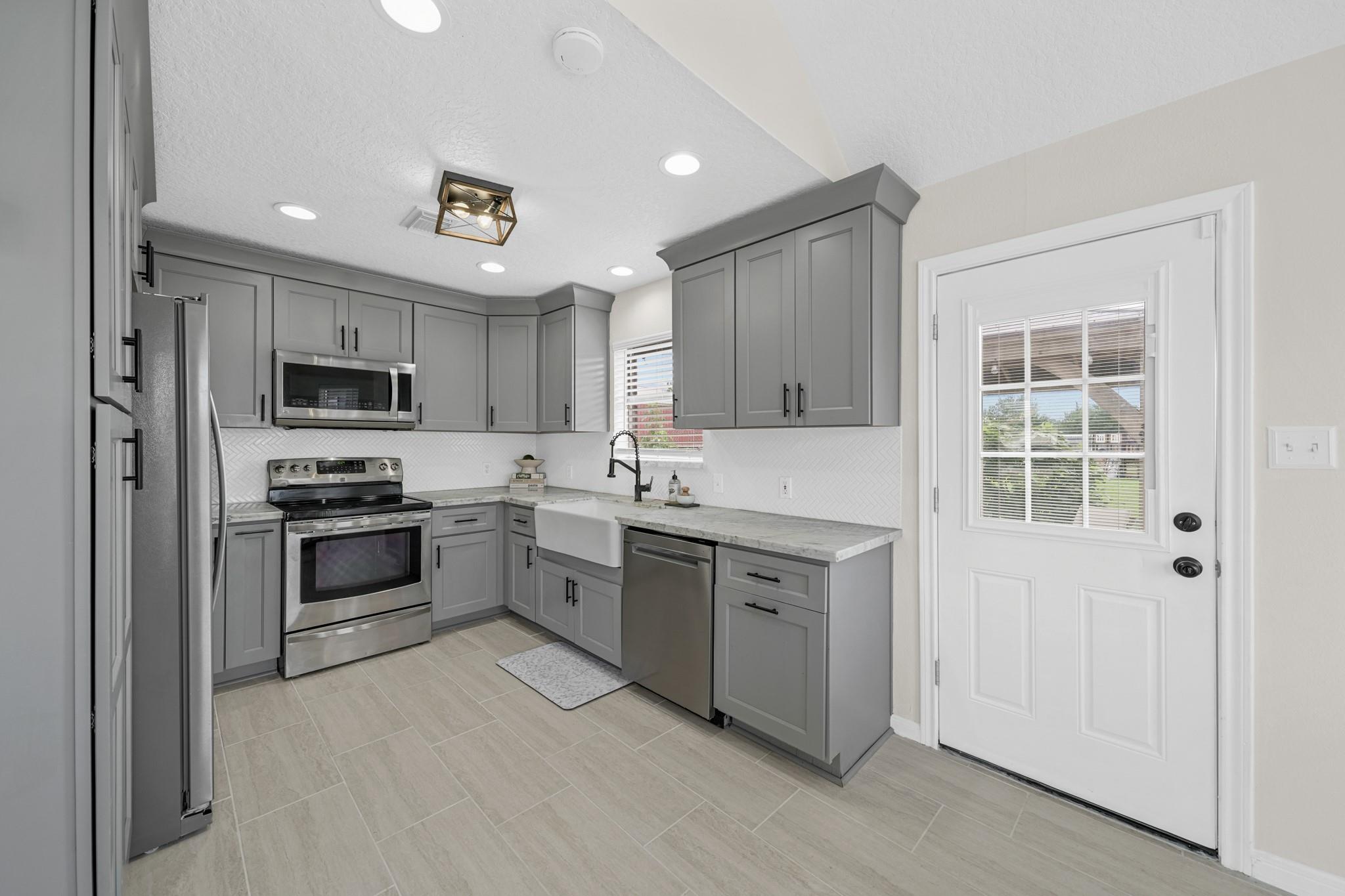 3603 Lone Pine Drive
