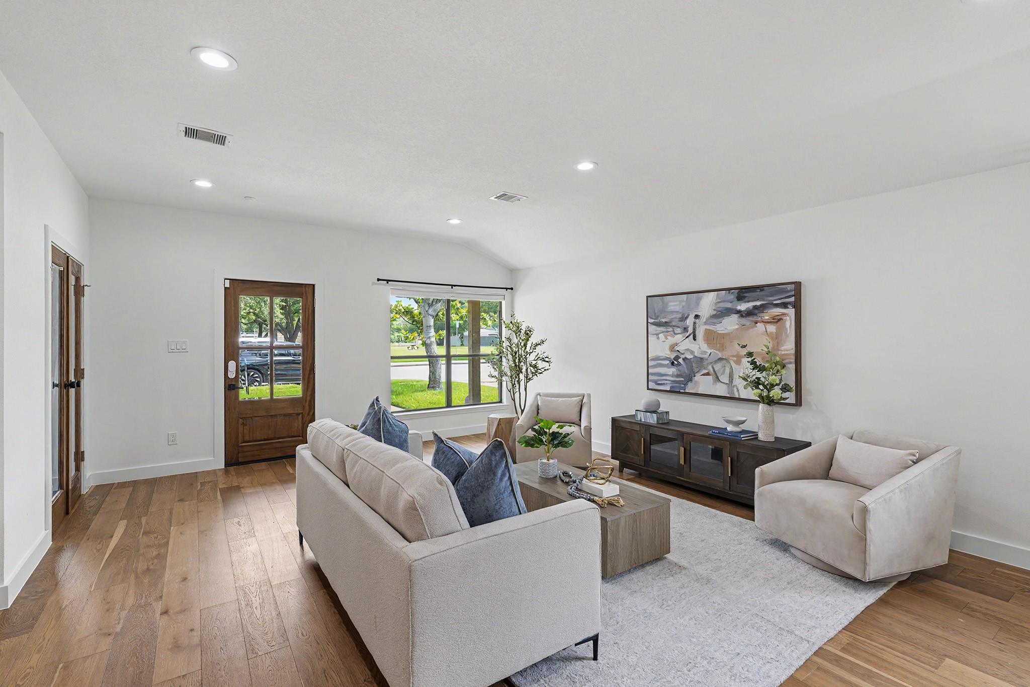 6735 Grovewood Lane