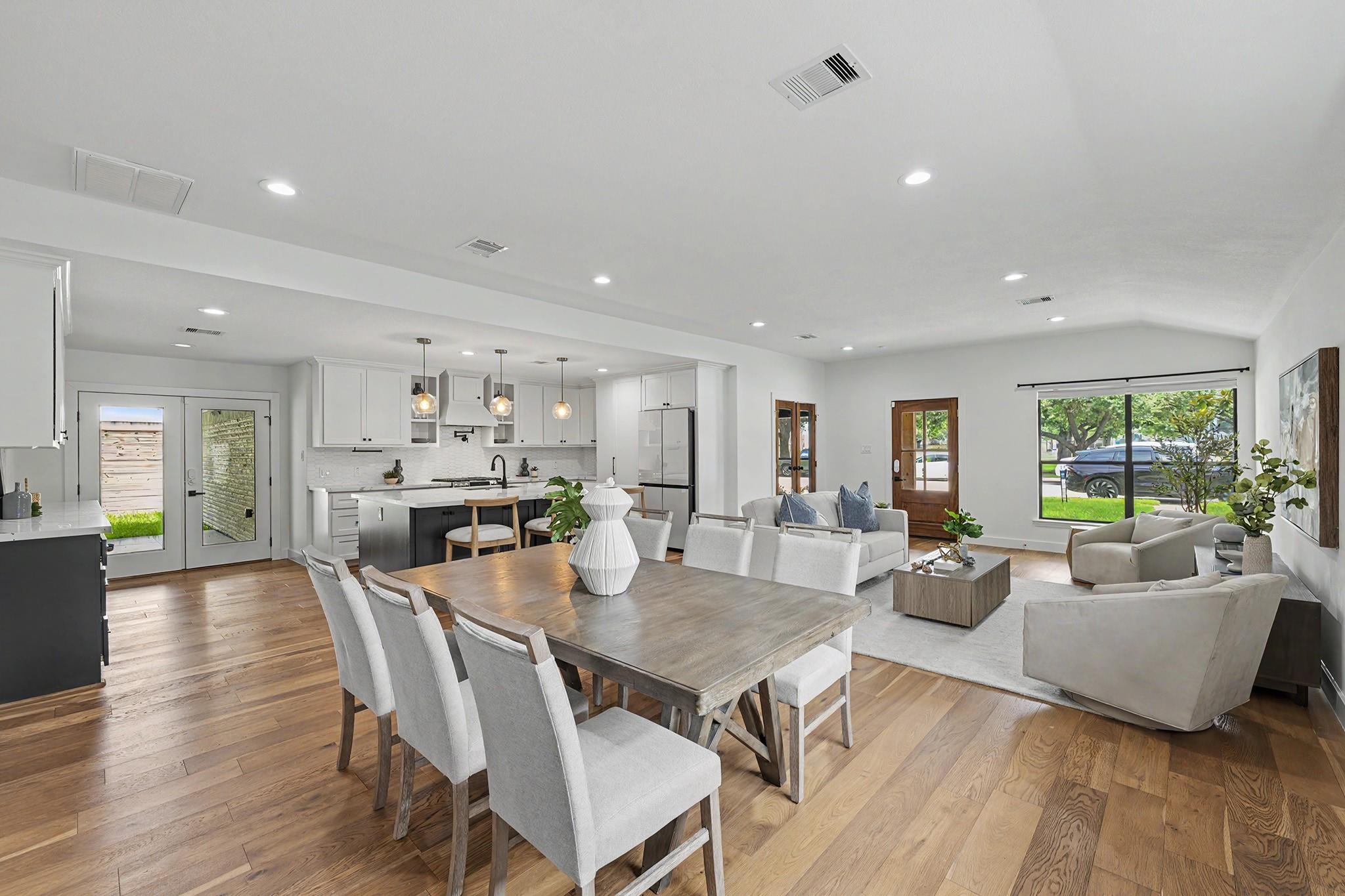 6735 Grovewood Lane