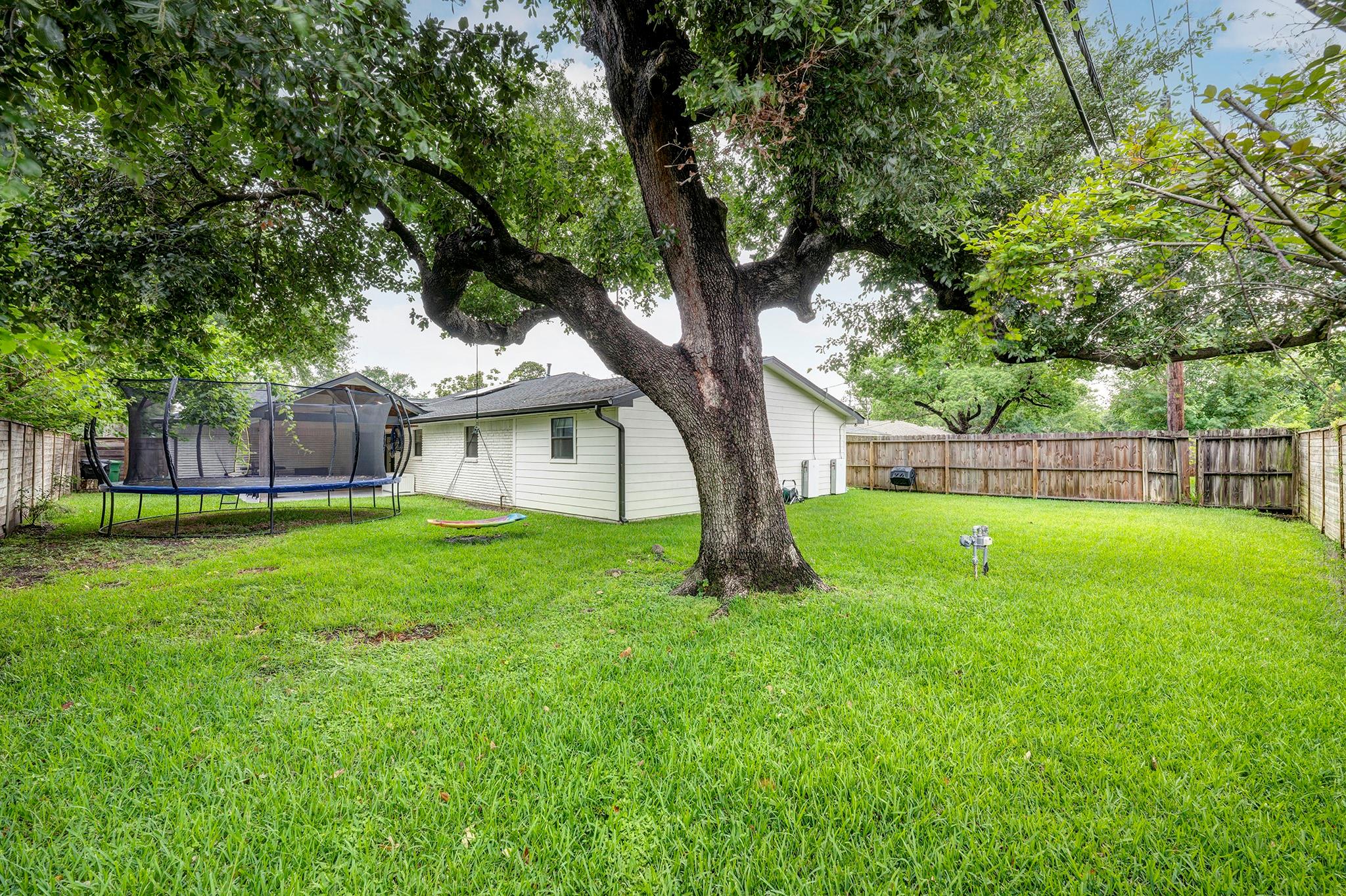 6735 Grovewood Lane