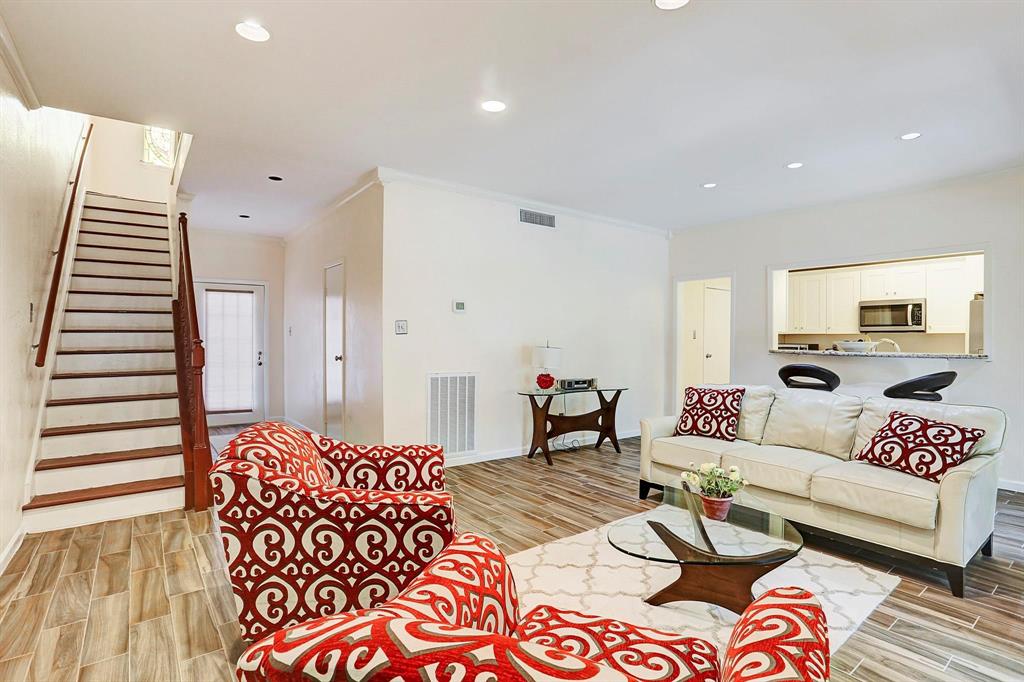 8 Rutgers Place