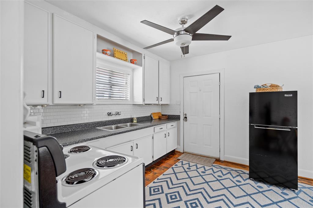 1024 1/2 W 16th Street