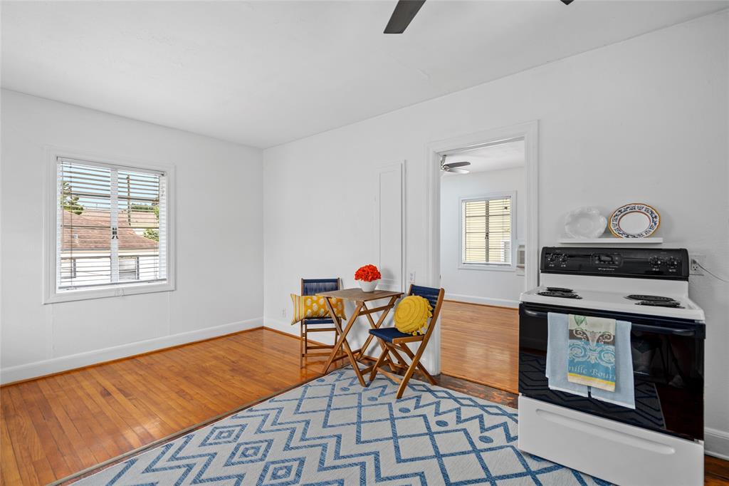 1024 1/2 W 16th Street