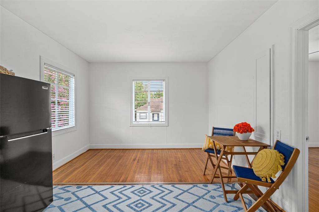 1024 1/2 W 16th Street