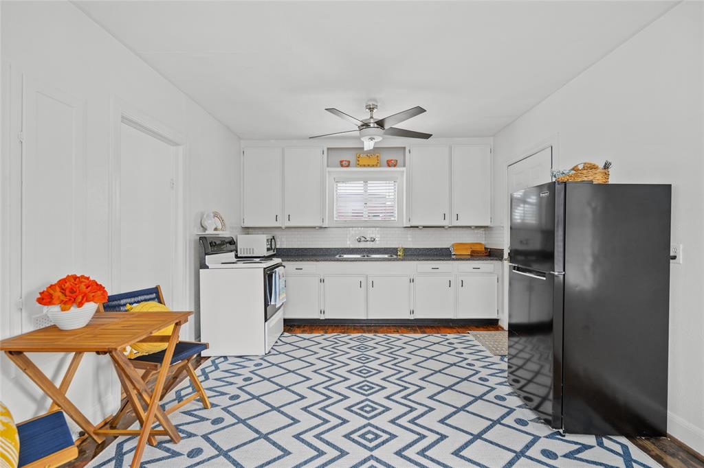 1024 1/2 W 16th Street