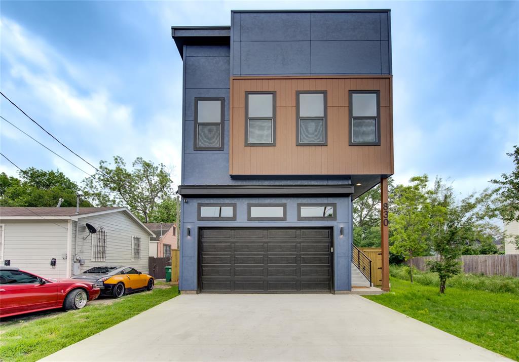 830 E 40th St