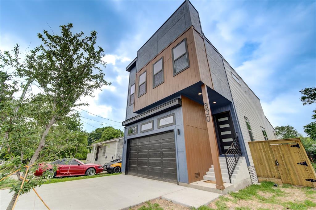 830 E 40th St