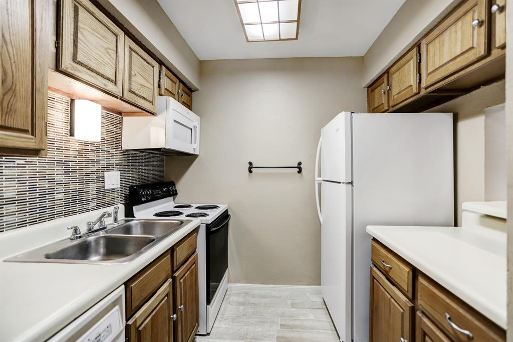 1860 White Oak Drive # 364