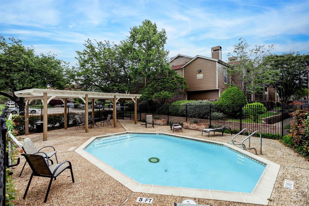 1860 White Oak Drive # 364