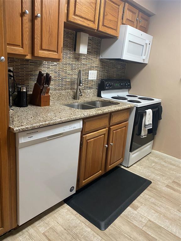 1860 White Oak Drive # 364