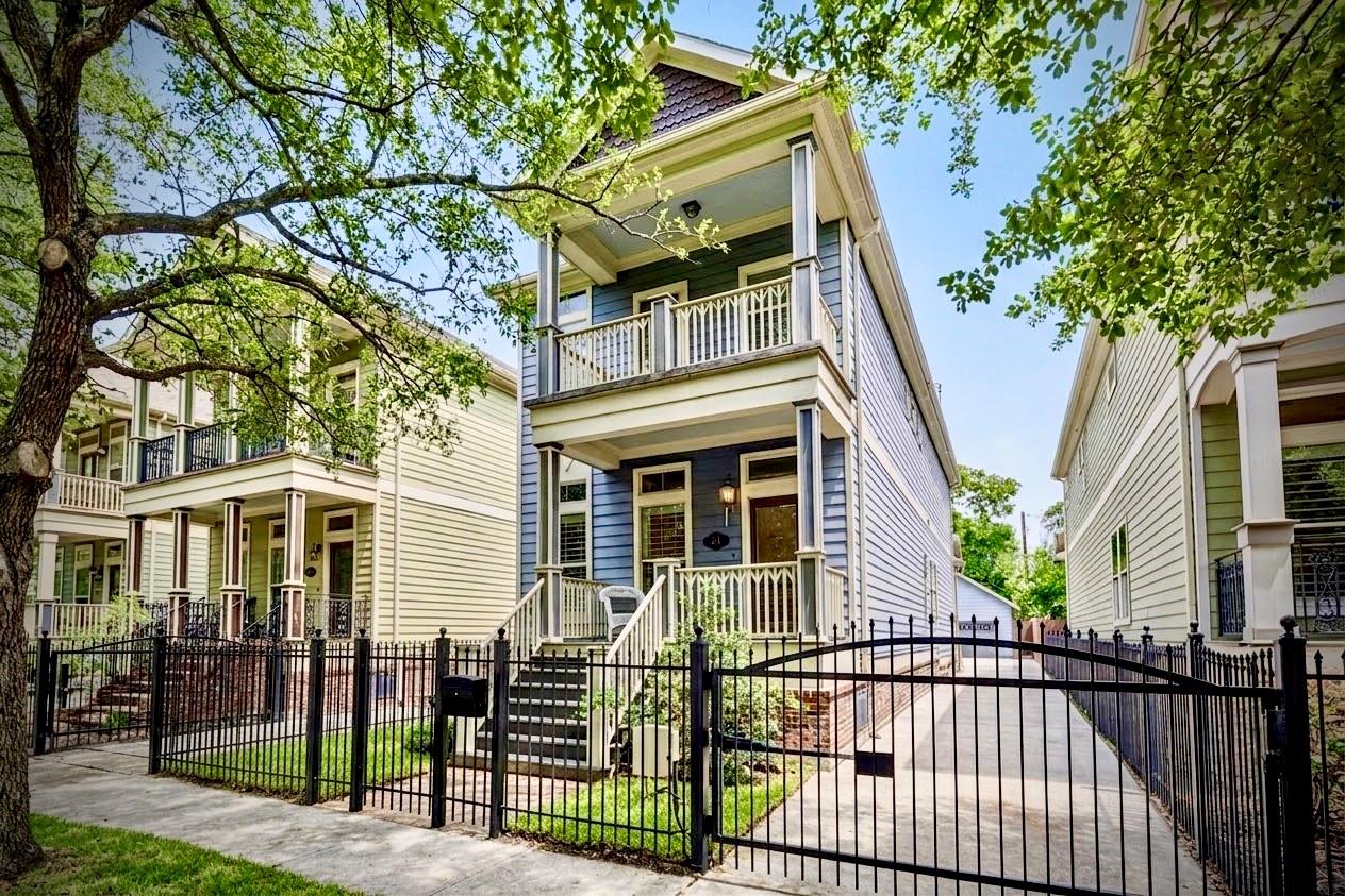 125 E 22nd Street