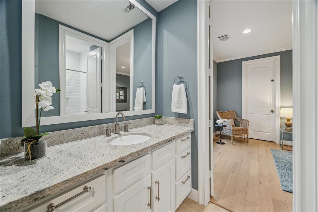 2223 North Boulevard