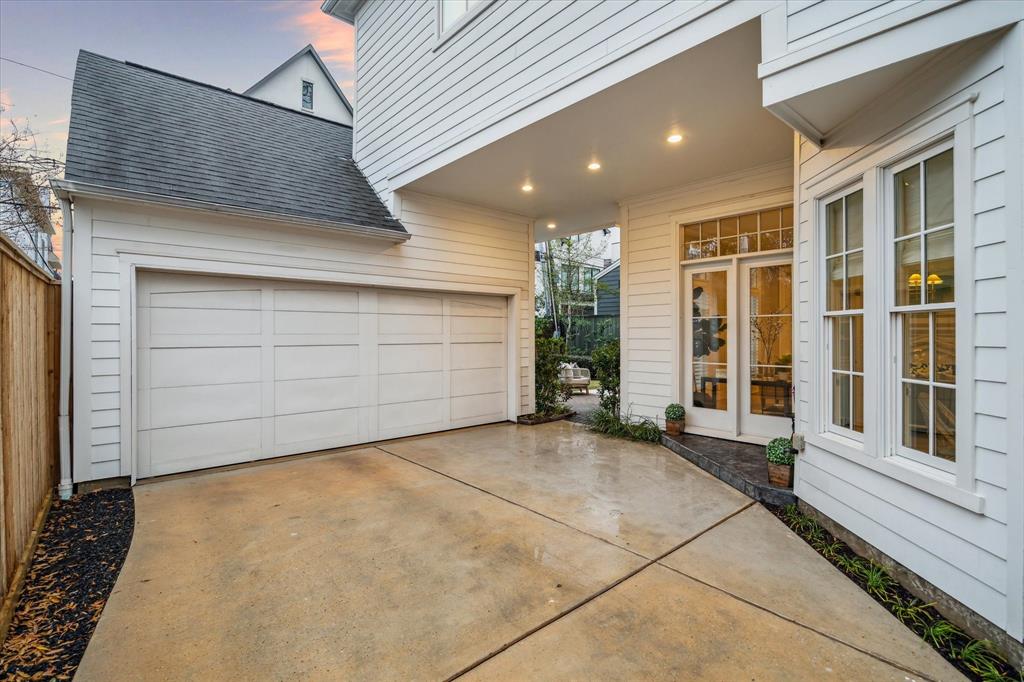 2223 North Boulevard