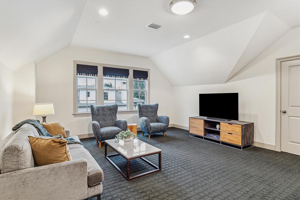 2223 North Boulevard