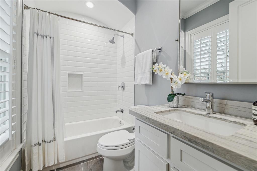 2223 North Boulevard