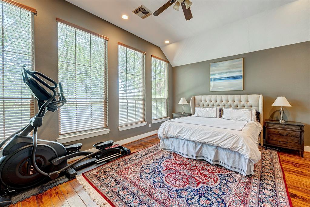 642 E 6th 1/2 Street