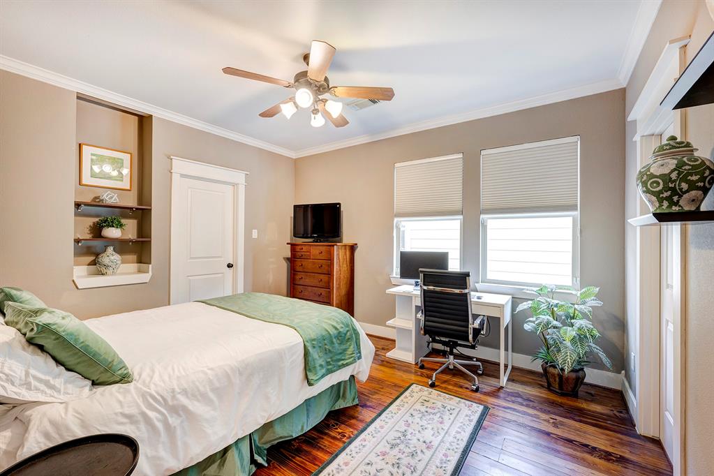 642 E 6th 1/2 Street