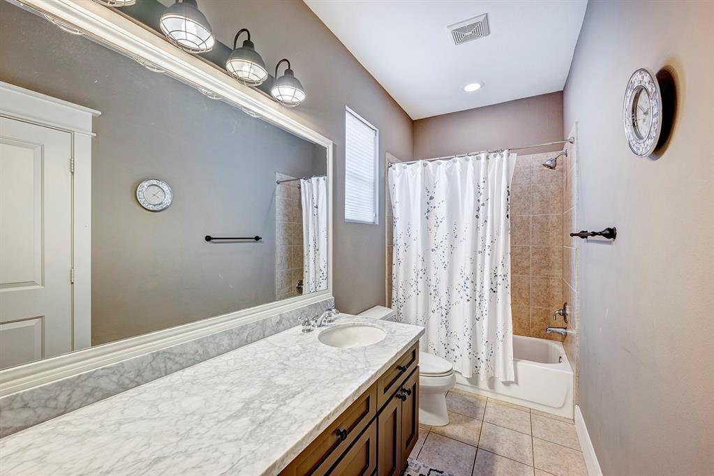 642 E 6th 1/2 Street