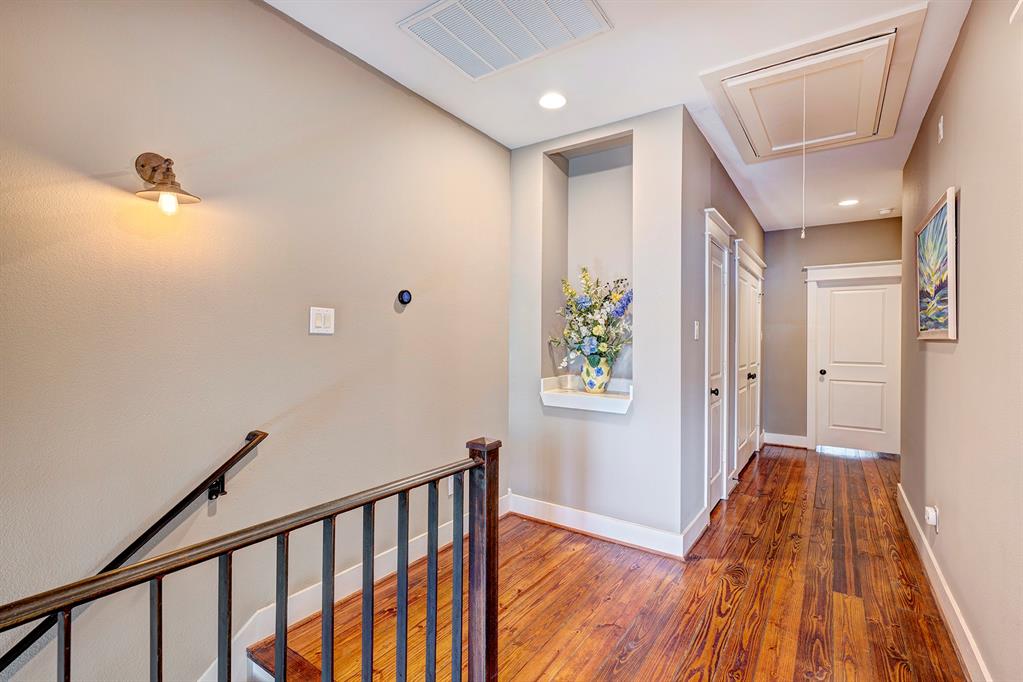 642 E 6th 1/2 Street