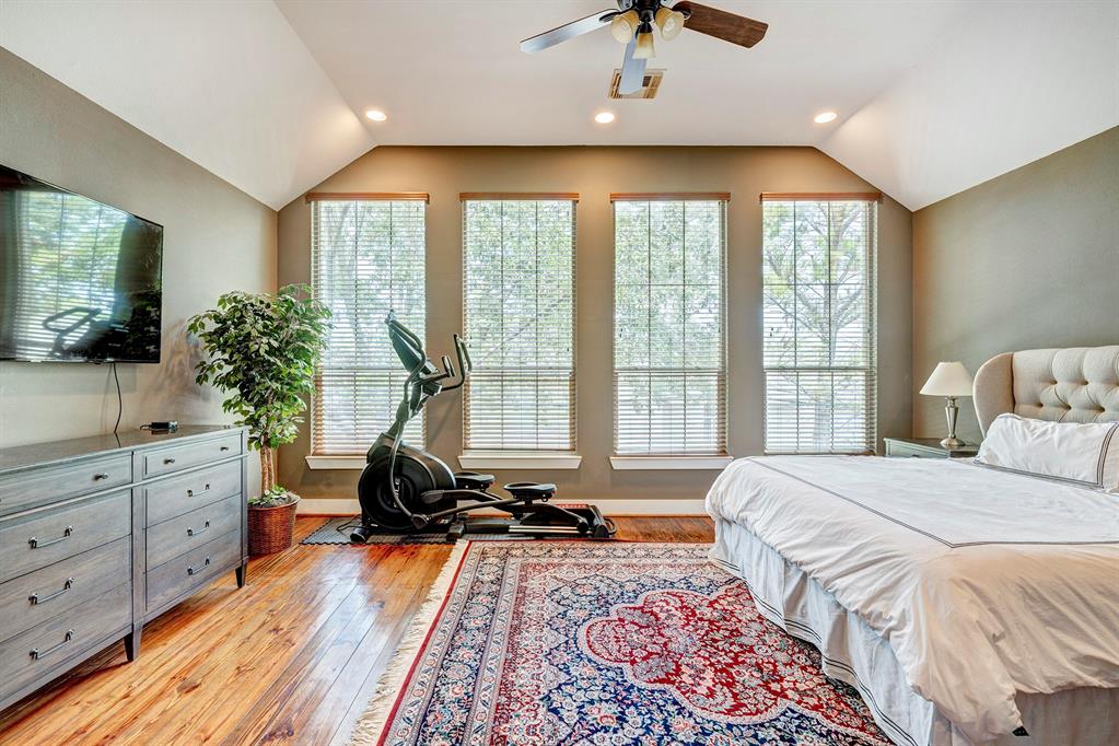 642 E 6th 1/2 Street