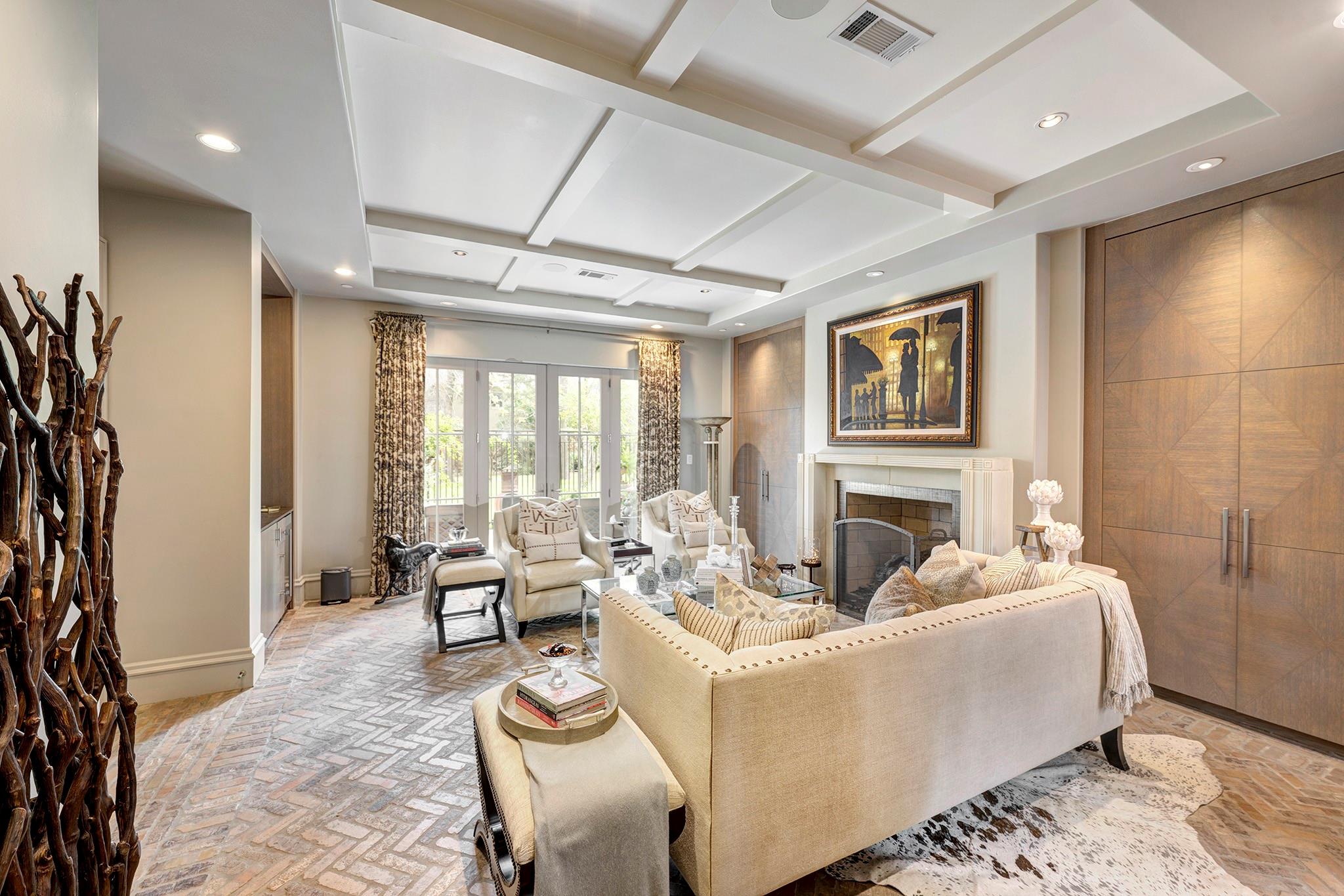 1239 Rue De La Paix Way # B2