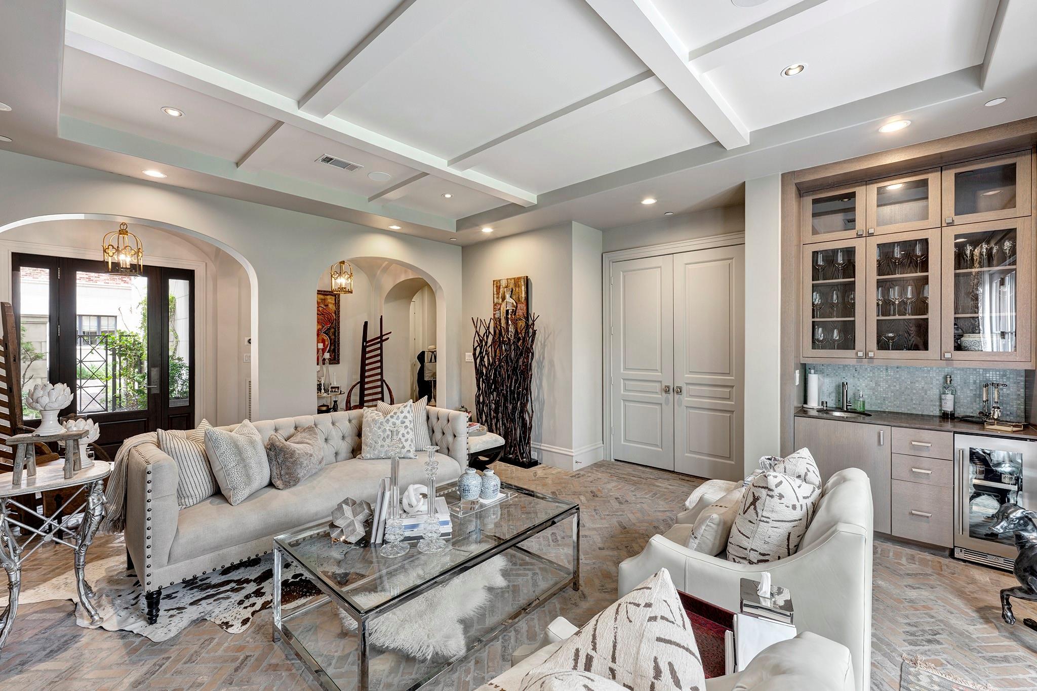 1239 Rue De La Paix Way # B2