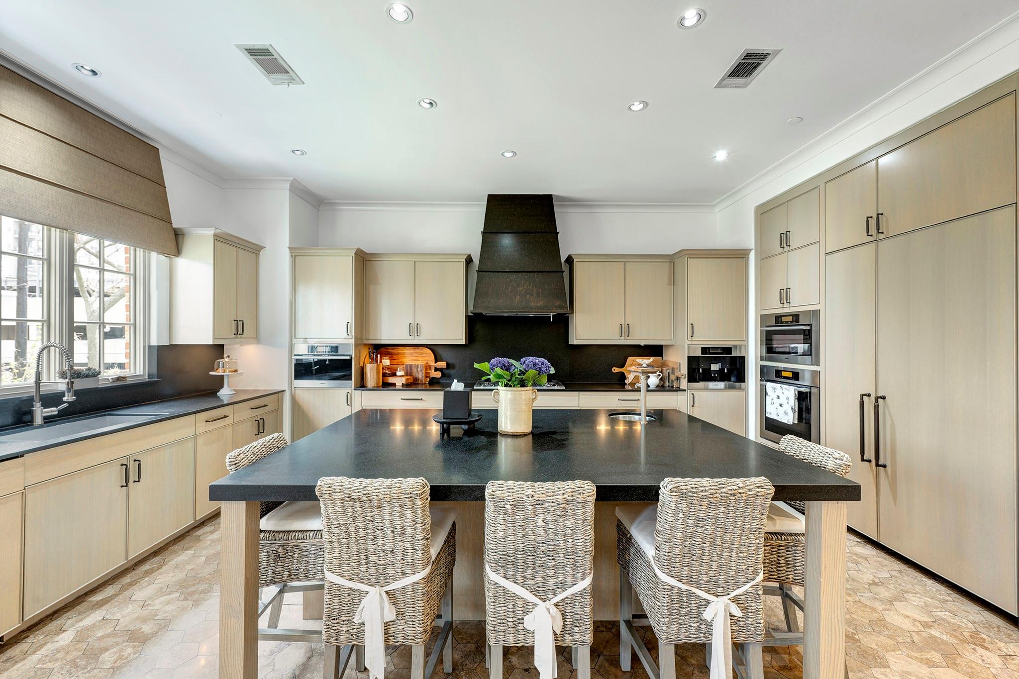 1239 Rue De La Paix Way # B2