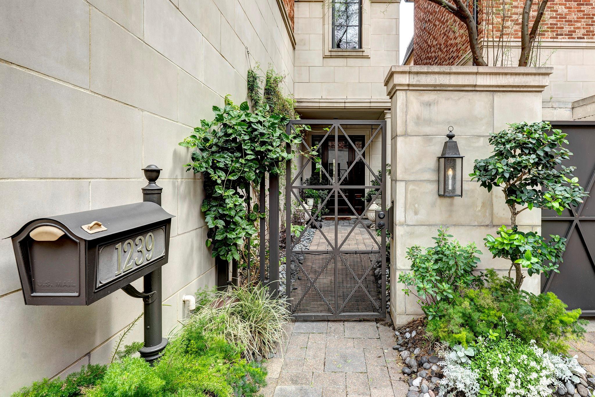 1239 Rue De La Paix Way # B2