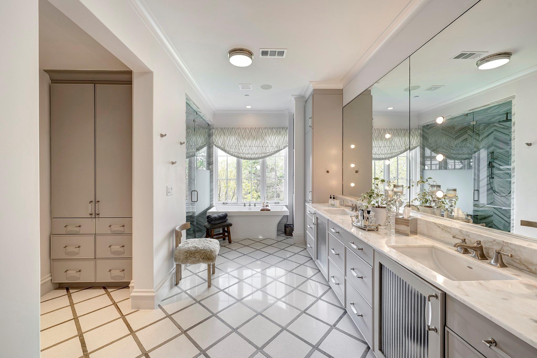 1239 Rue De La Paix Way # B2