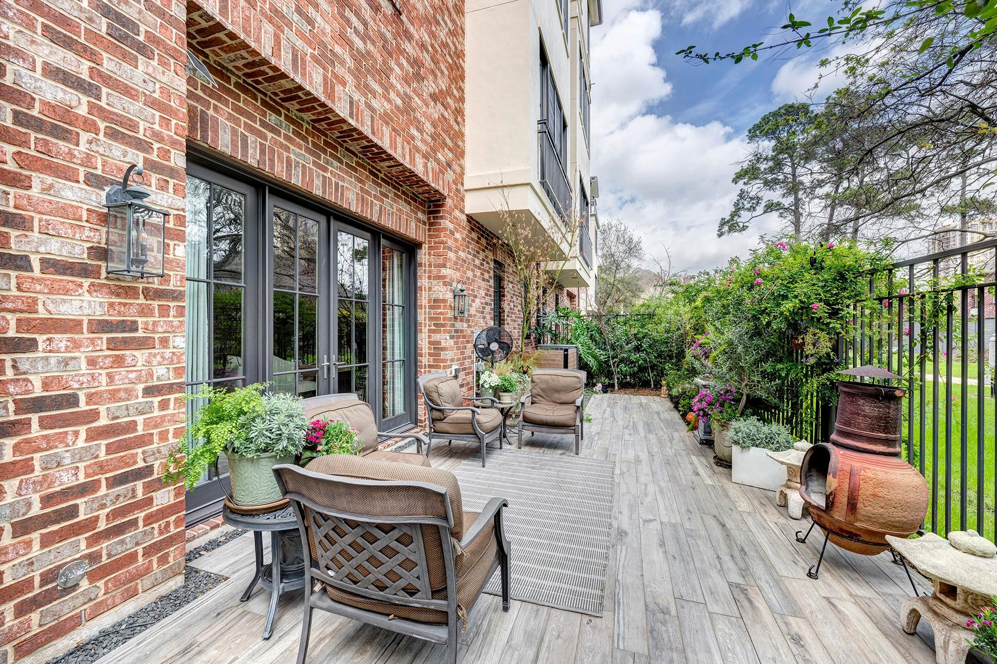 1239 Rue De La Paix Way # B2