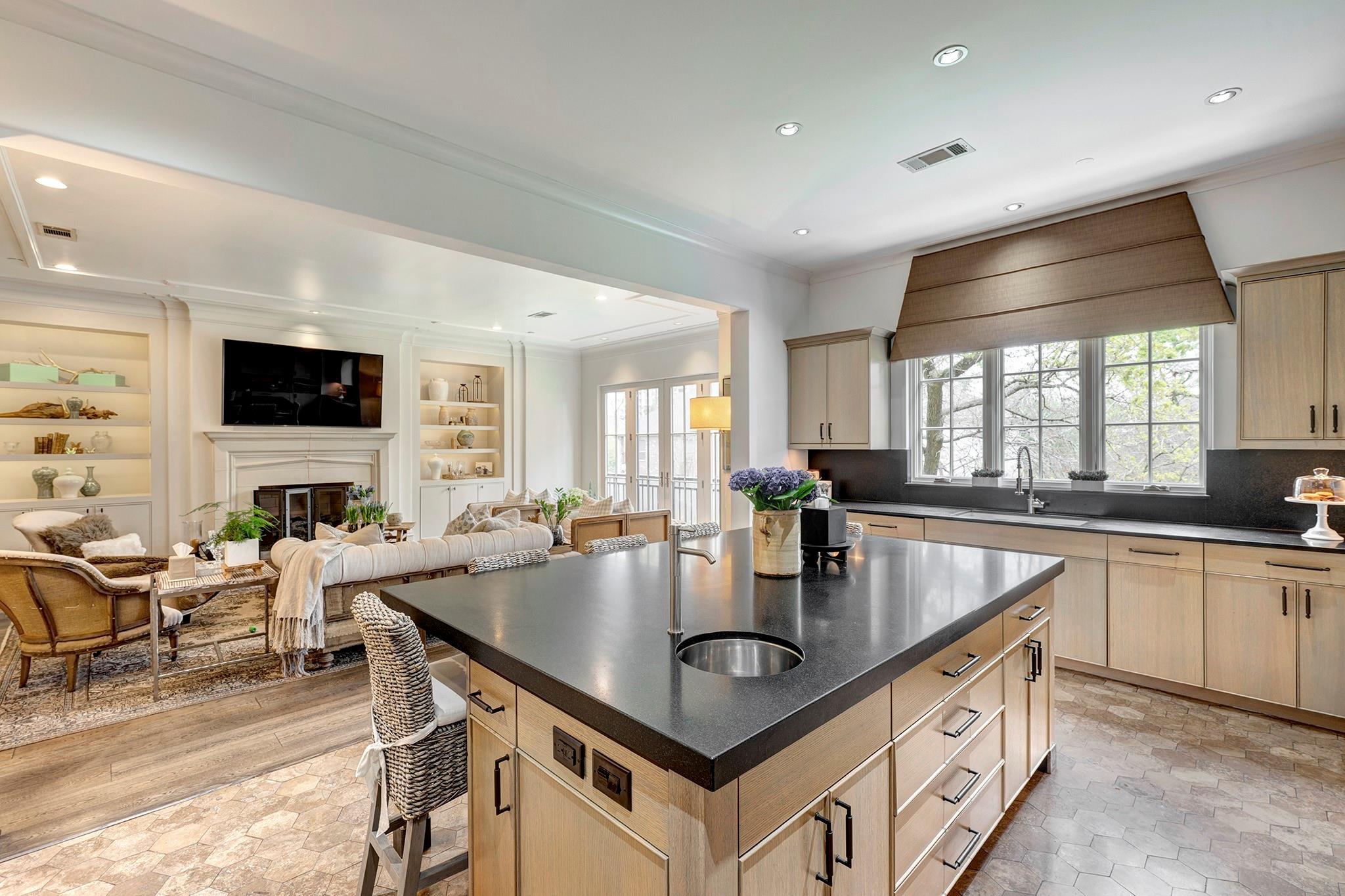 1239 Rue De La Paix Way # B2