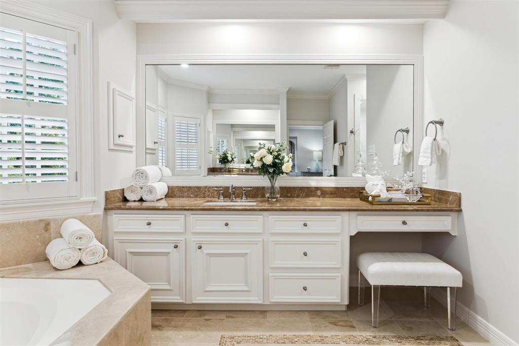 3315 Robinhood Street