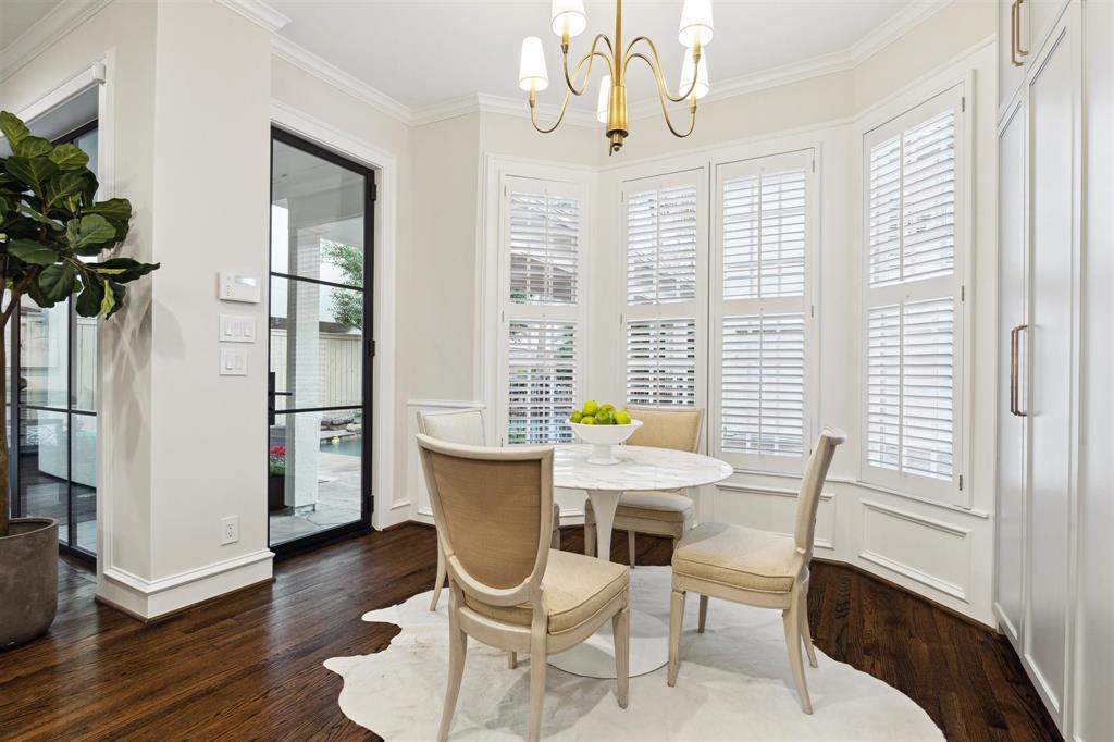 3315 Robinhood Street