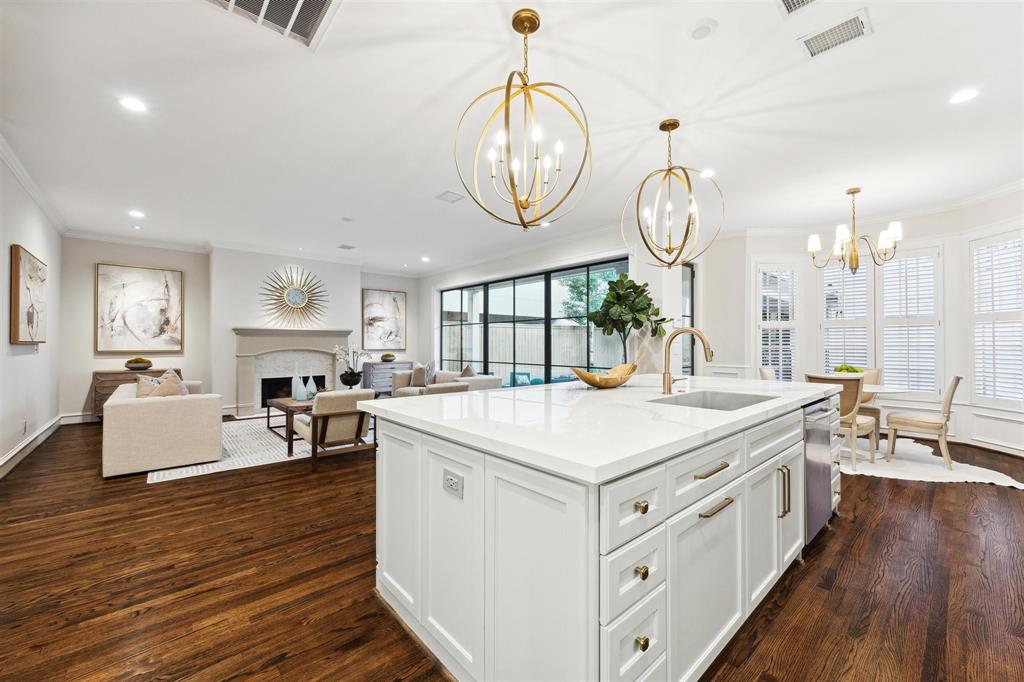 3315 Robinhood Street