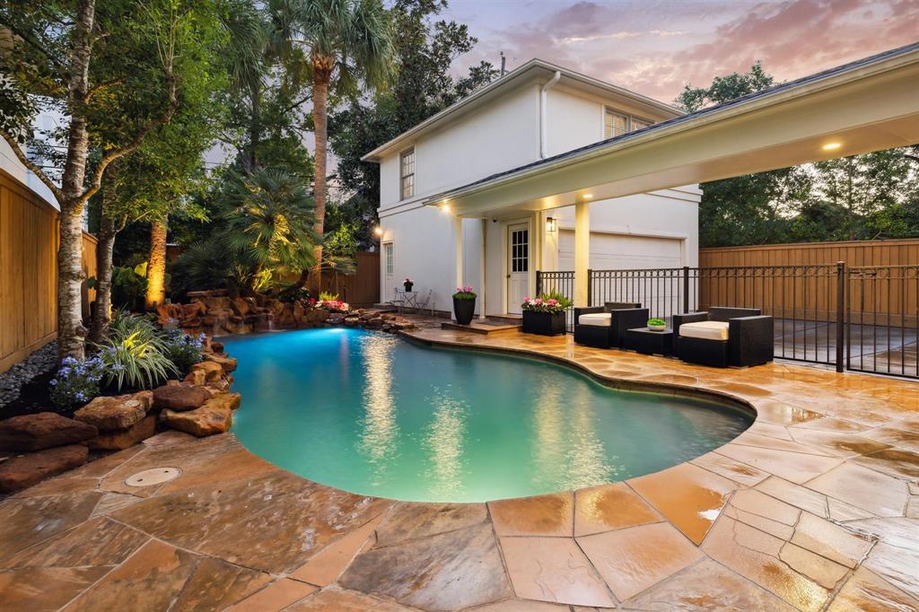 3315 Robinhood Street